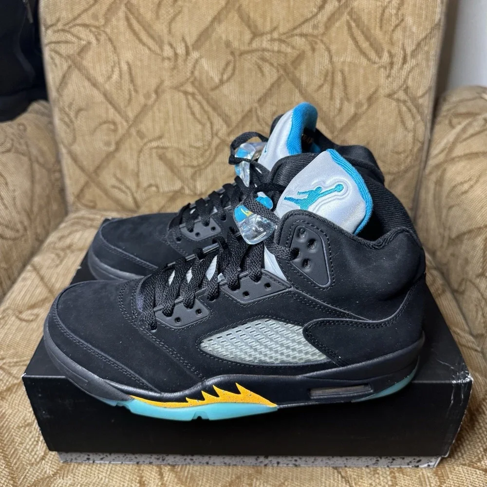 Air Jordan Retro 5 Aqua Men's Size 8 High Top Sneakers Excellent Condition W/Box